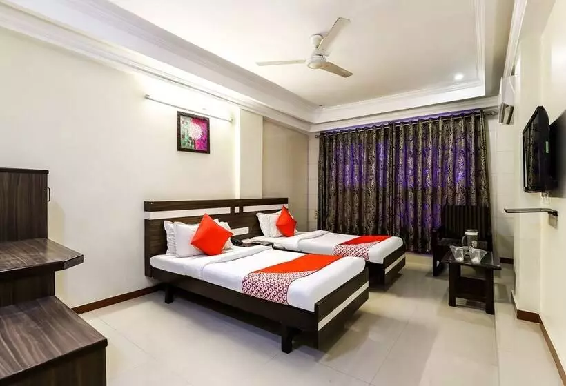 ホテル Alpha, Vadodara