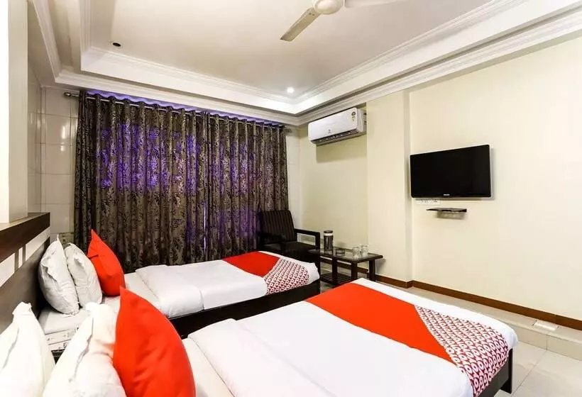 ホテル Alpha, Vadodara