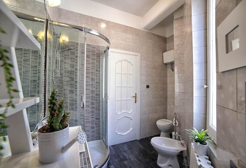 تختخواب و صبحانه City Central