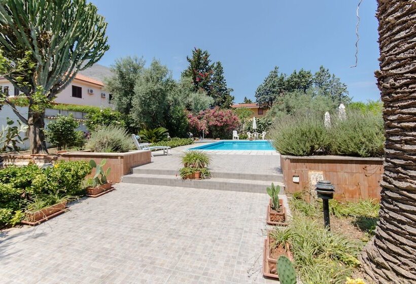 تختخواب و صبحانه Don Ciccio Sea House