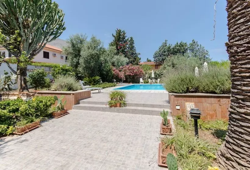 تختخواب و صبحانه Don Ciccio Sea House