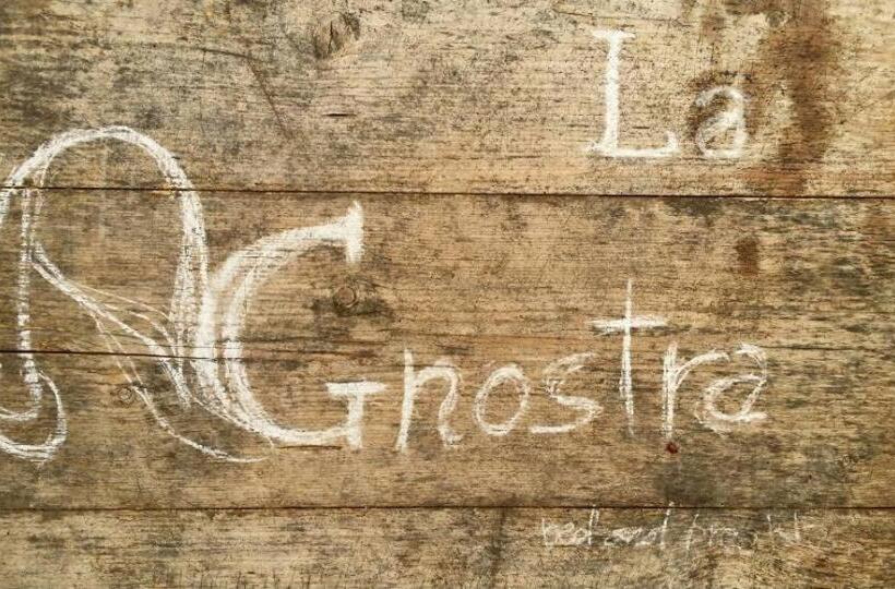 تختخواب و صبحانه La Gnostra