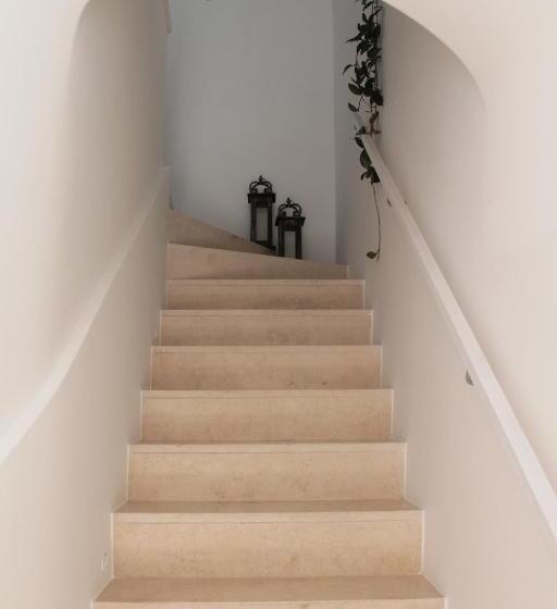 تختخواب و صبحانه La Gnostra