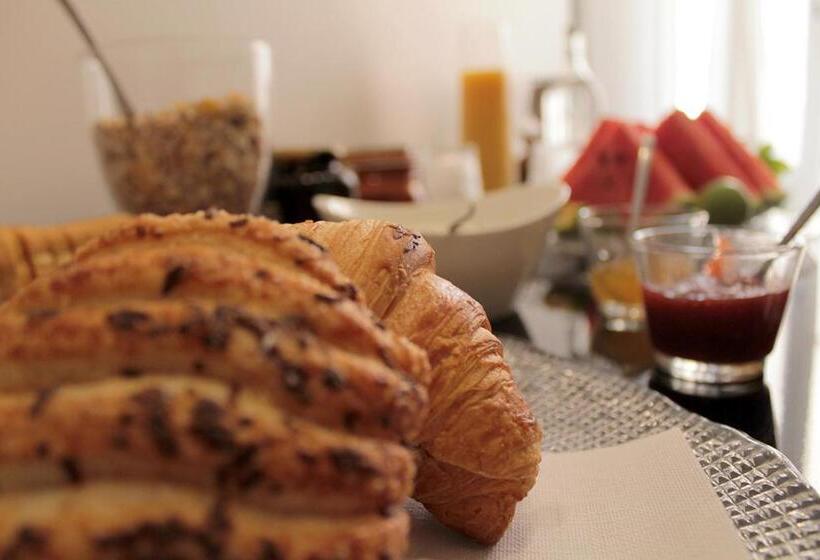 تختخواب و صبحانه La Gnostra