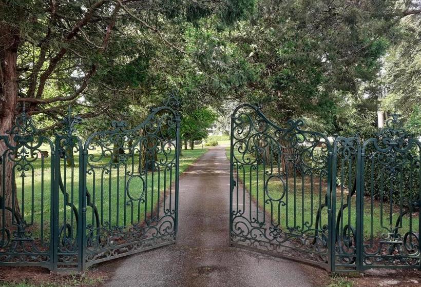 ベッドアンドブレックファースト Les Mazeraies Maison D Hotes Avec Spa