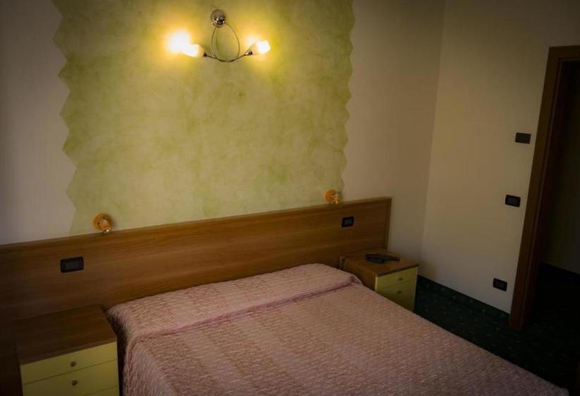 בית מלון כפרי Albergo La Romanella