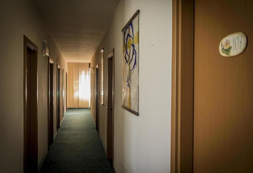 בית מלון כפרי Albergo La Romanella