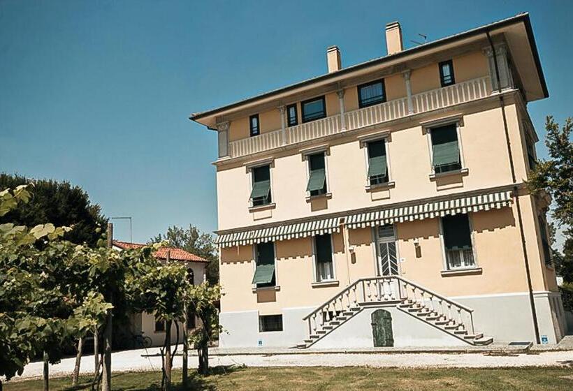 בית מלון כפרי Liberty