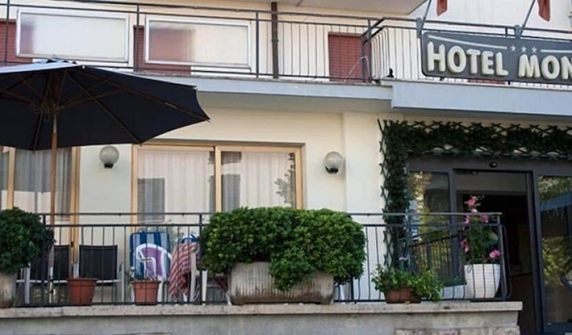 Hotel Monica