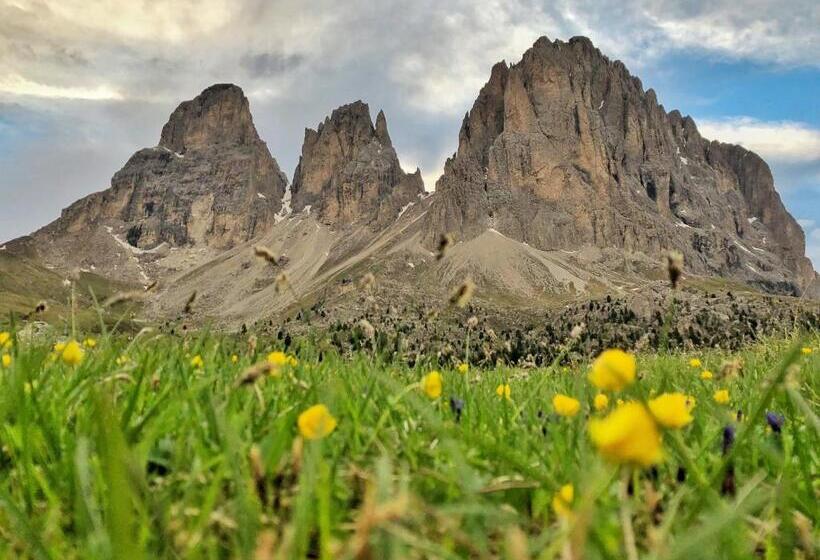 בית מלון כפרי Passo Sella Dolomiti Mountain Resort