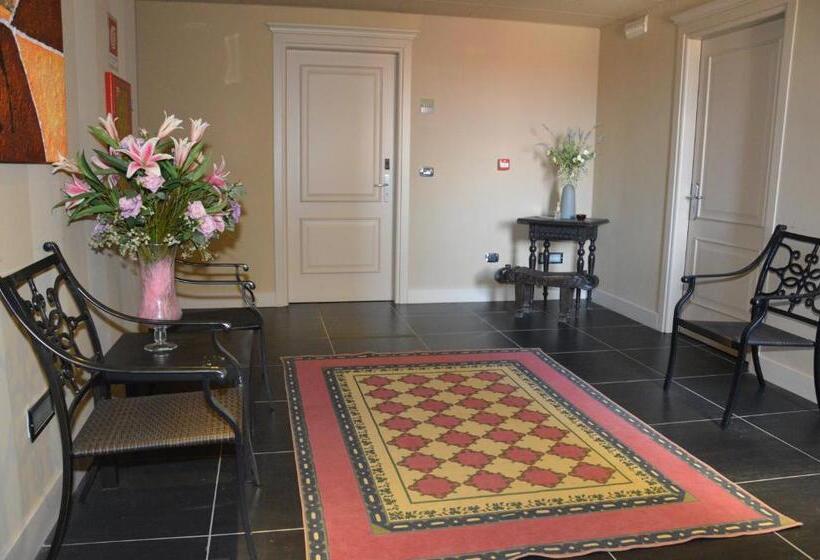 ホテル Roccamonfina Palace