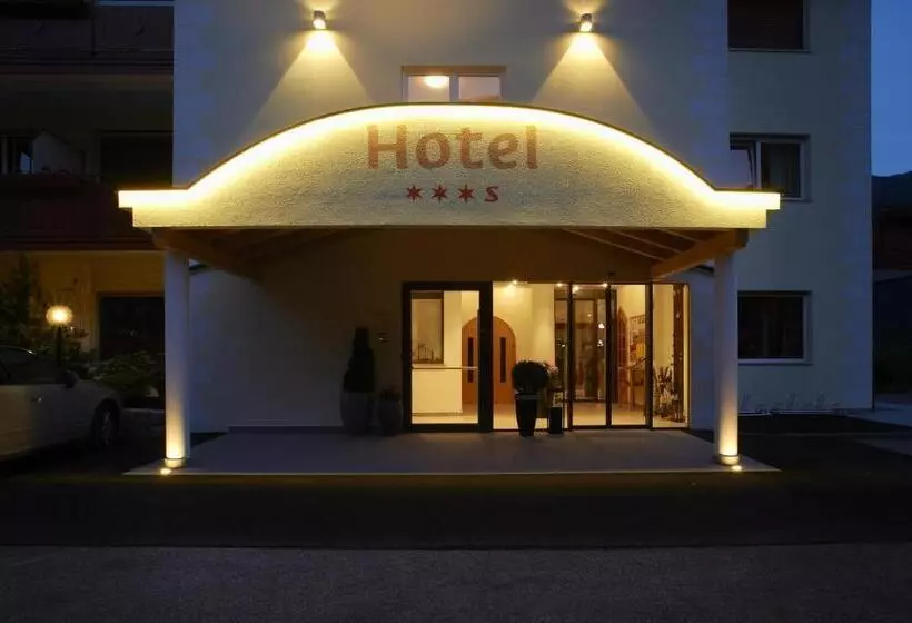 Hotelli Weiss