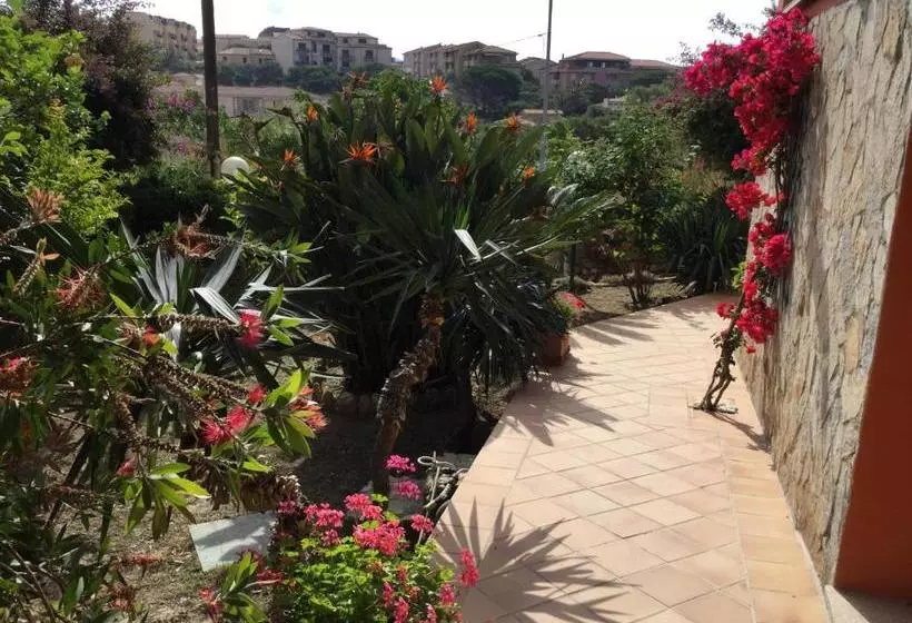 تختخواب و صبحانه Villa Le Bougainvillea