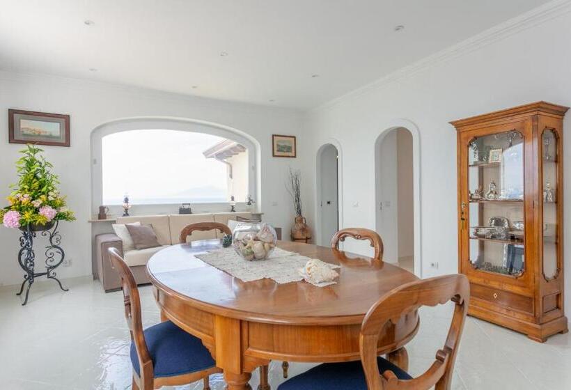 تختخواب و صبحانه Aldarogi