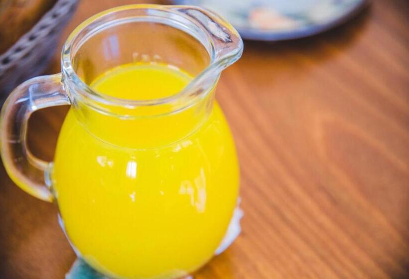 تختخواب و صبحانه Aldarogi