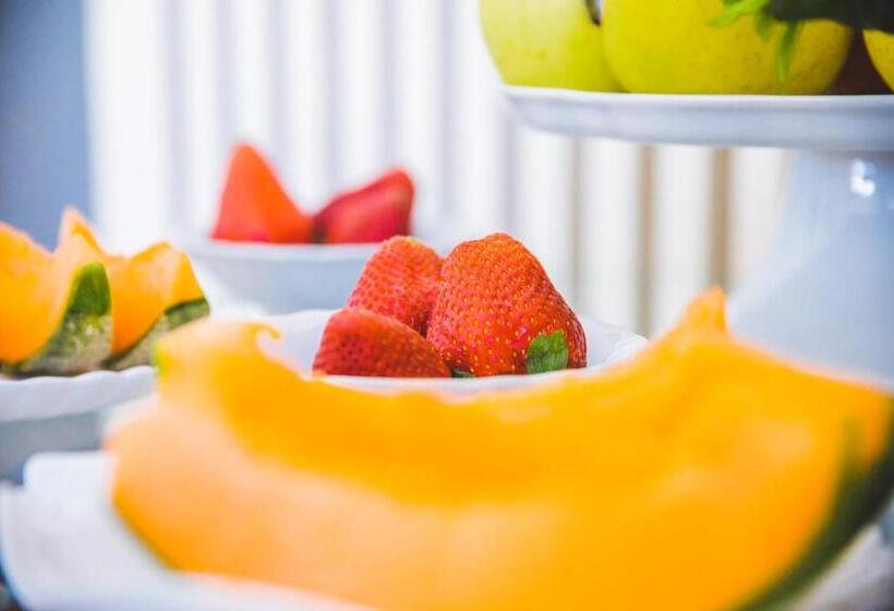 تختخواب و صبحانه Aldarogi