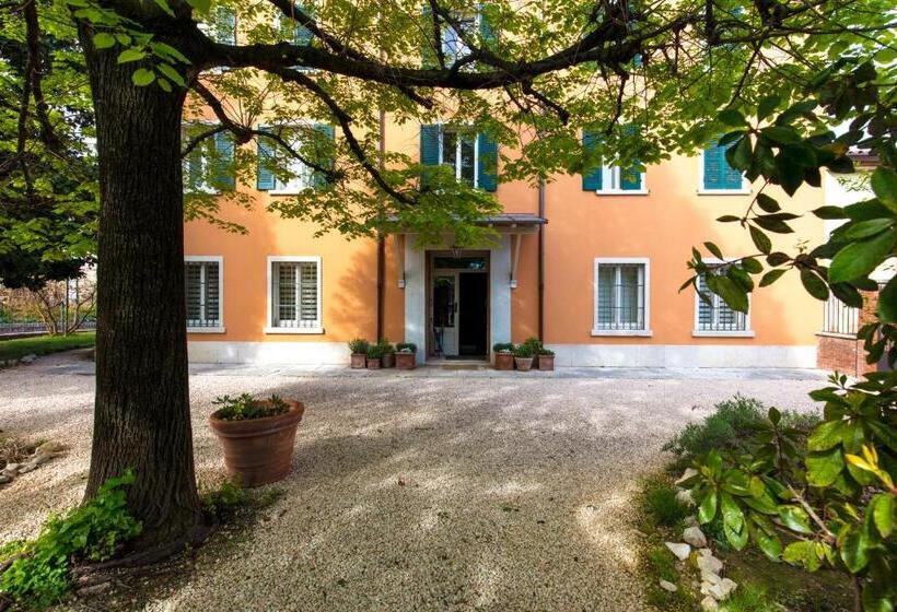 تختخواب و صبحانه Casabiondani Lazise