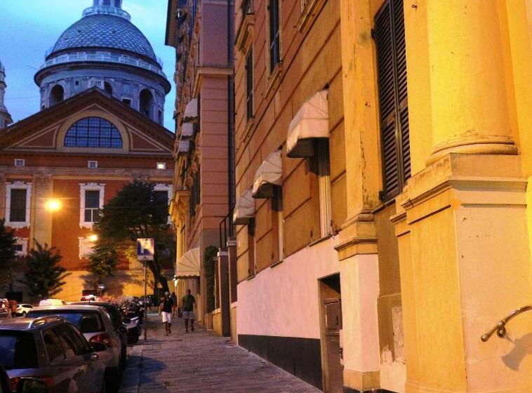 تختخواب و صبحانه La Casa Sui Tetti