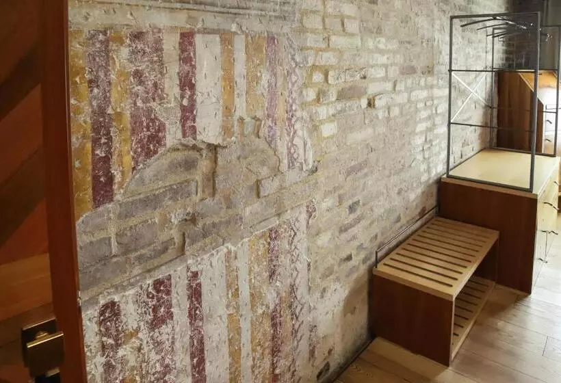 تختخواب و صبحانه Locanda Ponte Dante