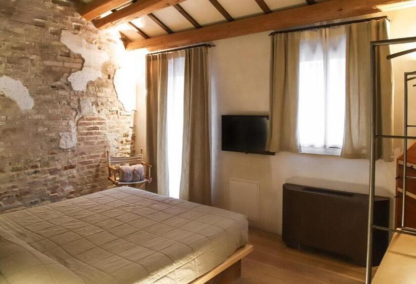 تختخواب و صبحانه Locanda Ponte Dante