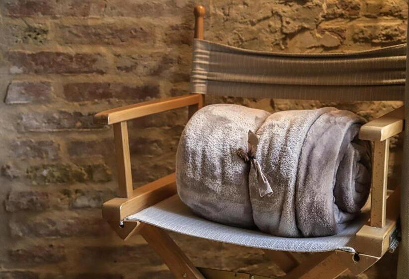 تختخواب و صبحانه Locanda Ponte Dante