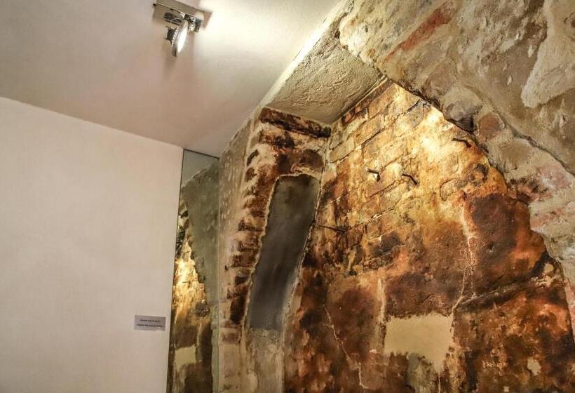 تختخواب و صبحانه Locanda Ponte Dante