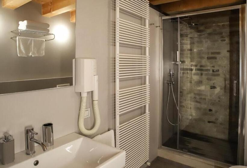 تختخواب و صبحانه Locanda Ponte Dante