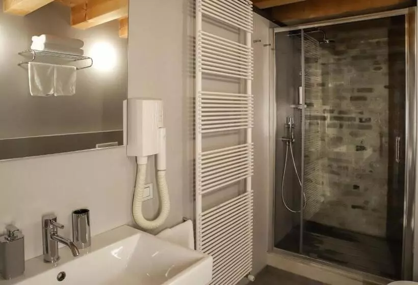 تختخواب و صبحانه Locanda Ponte Dante