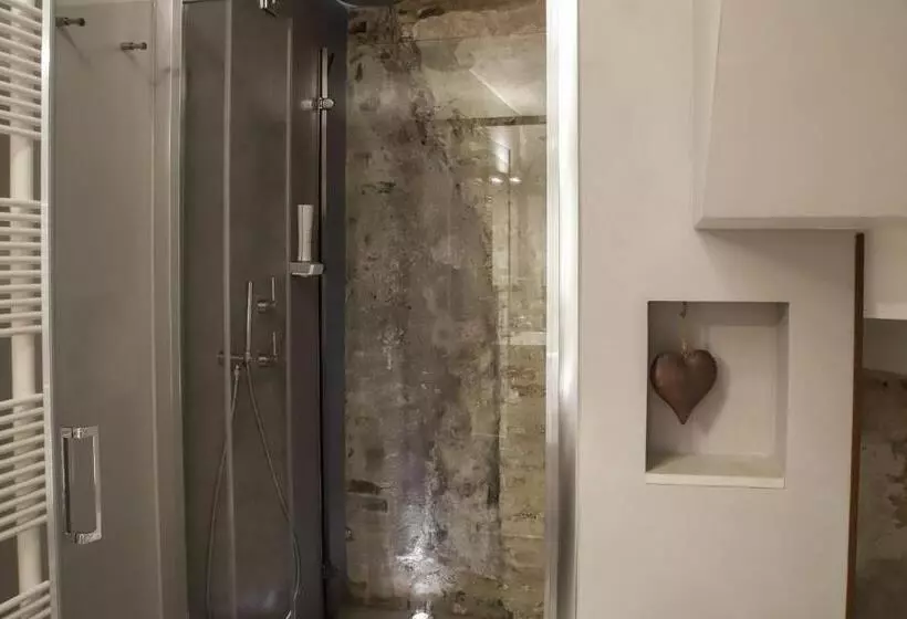 تختخواب و صبحانه Locanda Ponte Dante