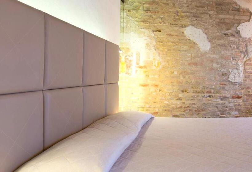 تختخواب و صبحانه Locanda Ponte Dante