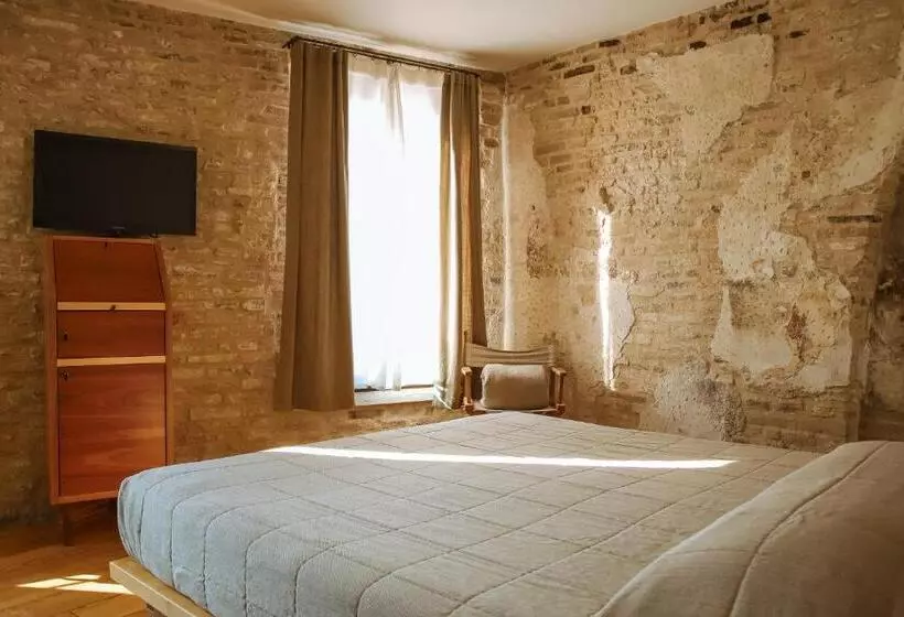 تختخواب و صبحانه Locanda Ponte Dante