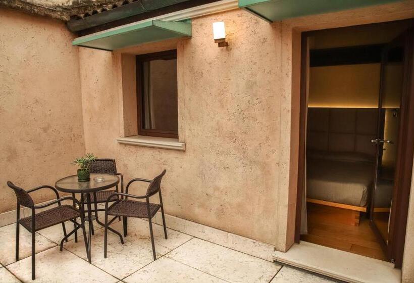 تختخواب و صبحانه Locanda Ponte Dante