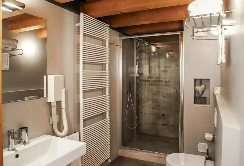 تختخواب و صبحانه Locanda Ponte Dante