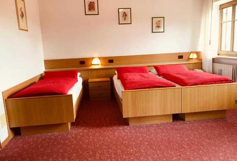 צימר Rifugio Capanna Passo Valles