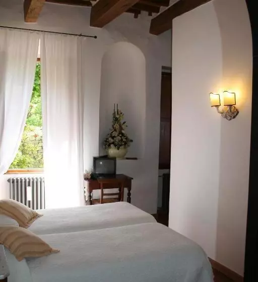 ホテル Albergo Santa Chiara