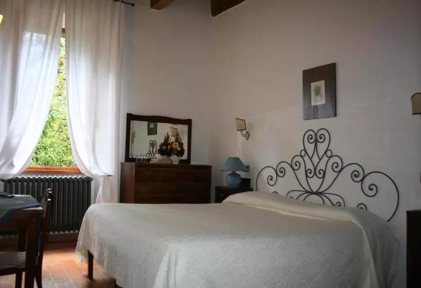 ホテル Albergo Santa Chiara