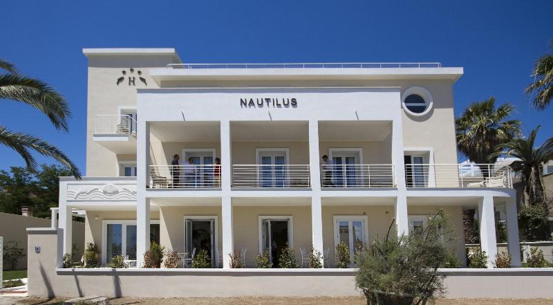 בית מלון כפרי Nautilus