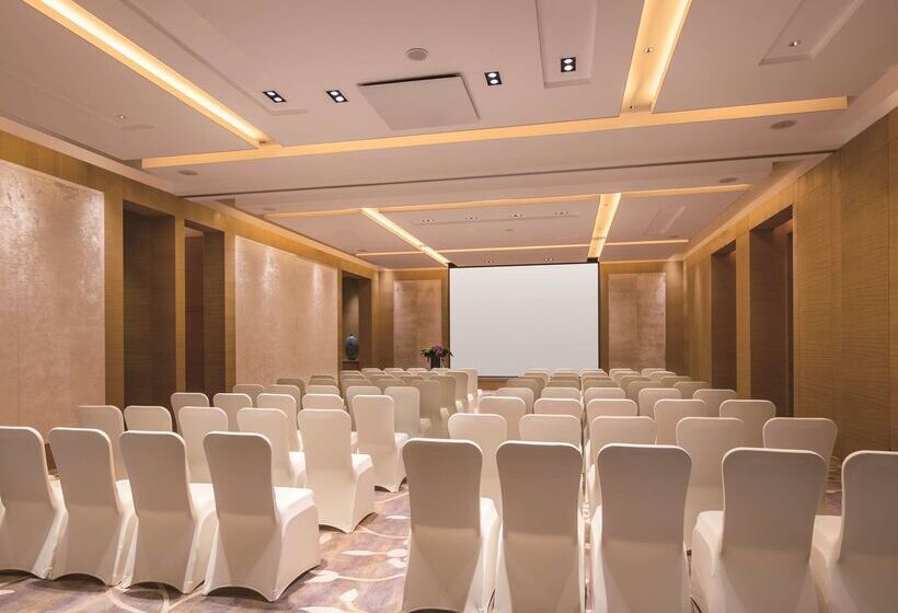 בית מלון כפרי Thousand Cranes Sanya Yazhou Bay Int L Exchange Centre