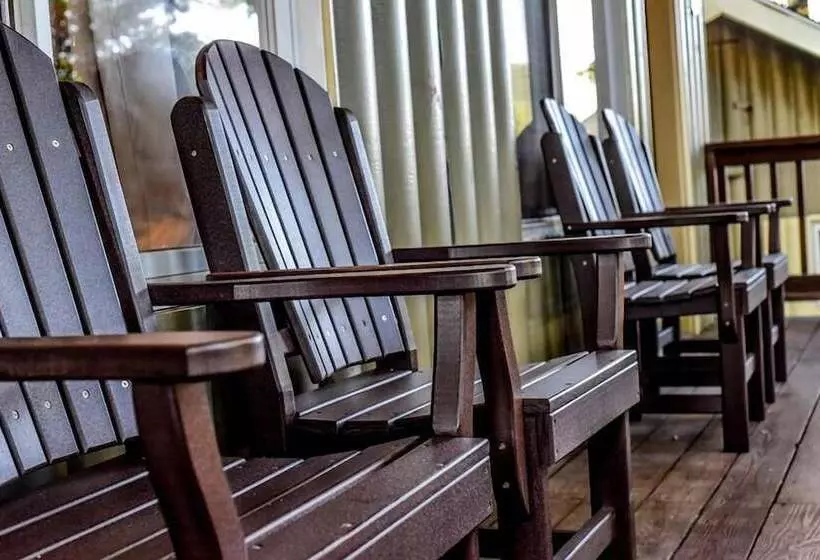 モーテル Shore Meadows Lodge Llc