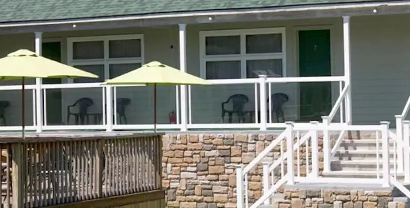 モーテル Shore Meadows Lodge Llc