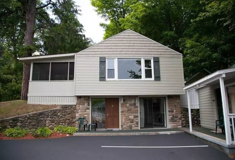 モーテル Shore Meadows Lodge Llc