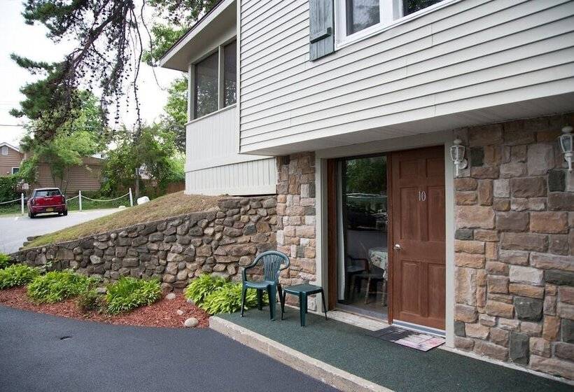 מוטל Shore Meadows Lodge Llc