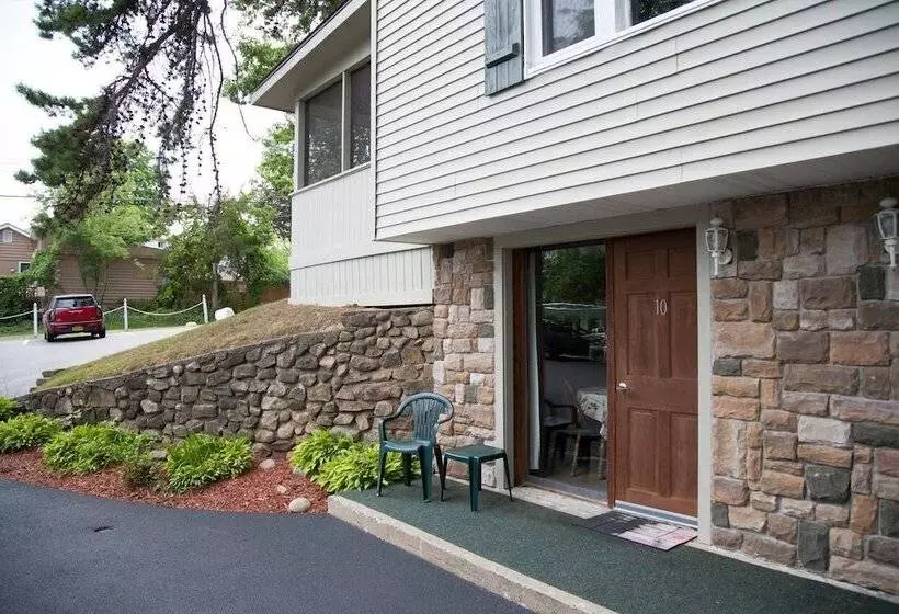 モーテル Shore Meadows Lodge Llc