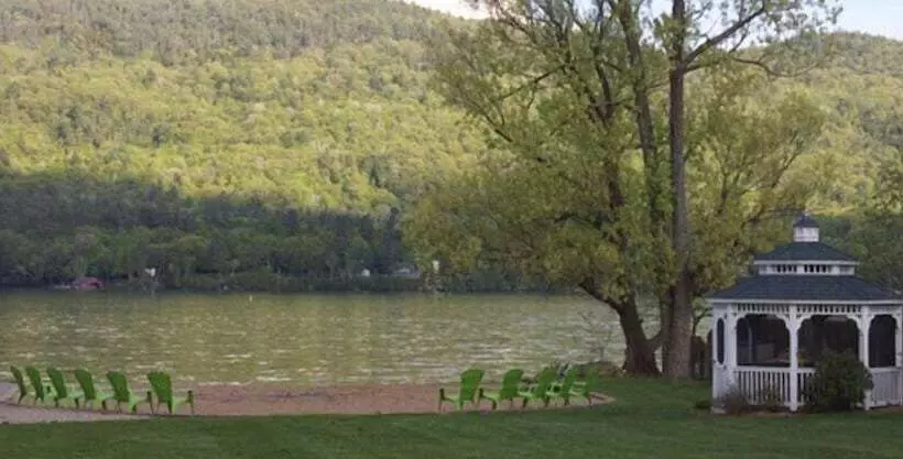 モーテル Shore Meadows Lodge Llc