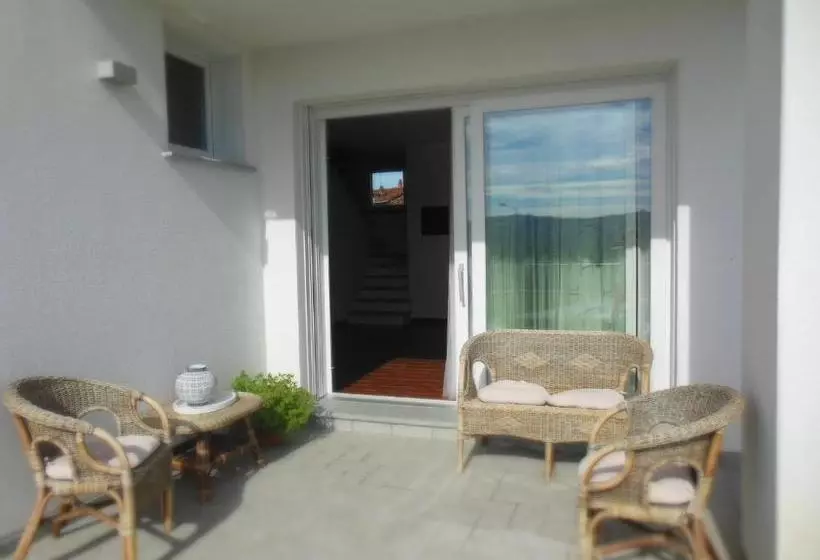 Aamiaismajoitus (B&B) I Perticali