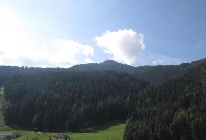 ベッドアンドブレックファースト Meublè Blue House