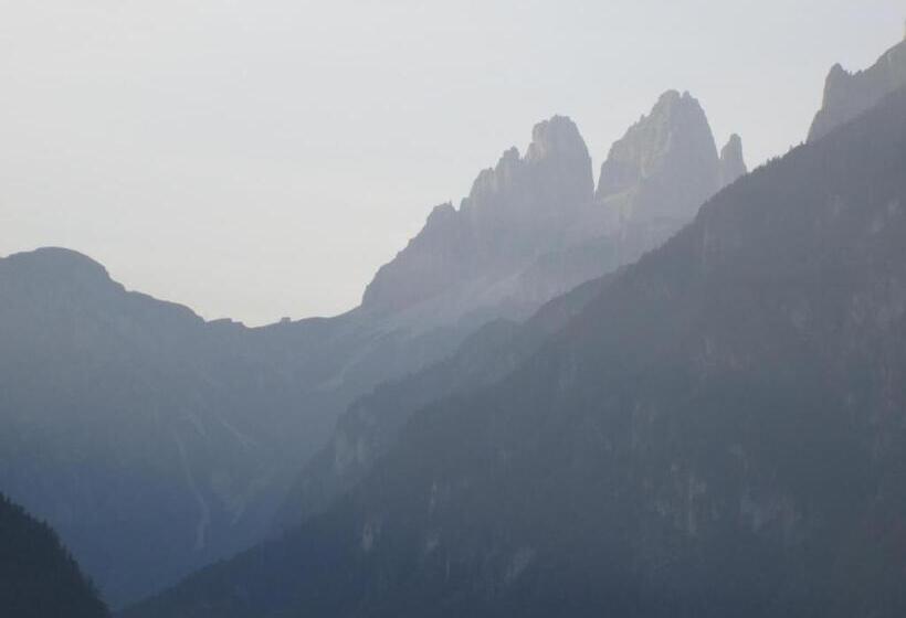 ベッドアンドブレックファースト Meublè Blue House