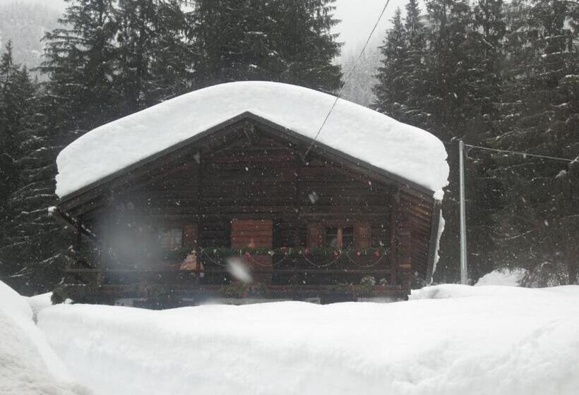 ベッドアンドブレックファースト Meublè Blue House