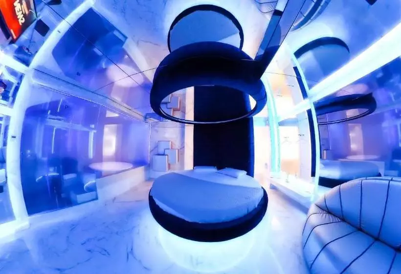 ベッドアンドブレックファースト Naucleros Suites