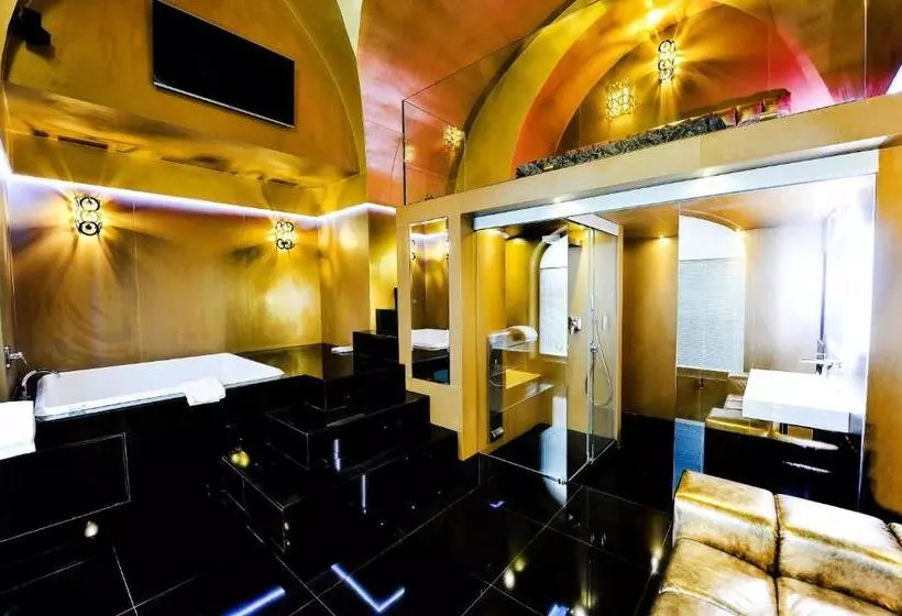 ベッドアンドブレックファースト Naucleros Suites